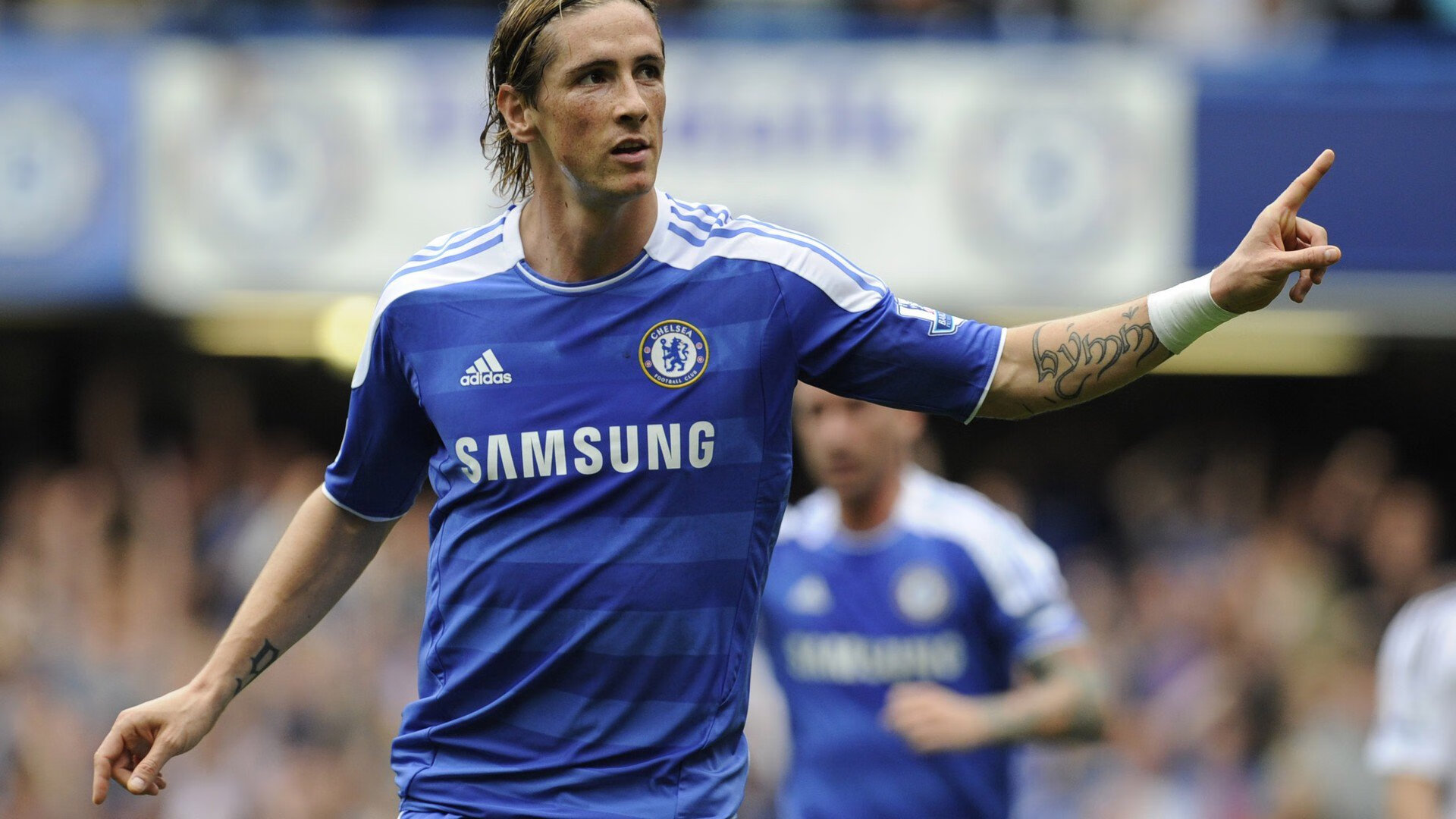 开云官网-塔图姆复出之夜，篮球场上的欧冠级逆转，拜仁观众为他沸腾！塔图姆欧冠级逆转震撼拜仁主场，复出之夜收获满场膜拜！